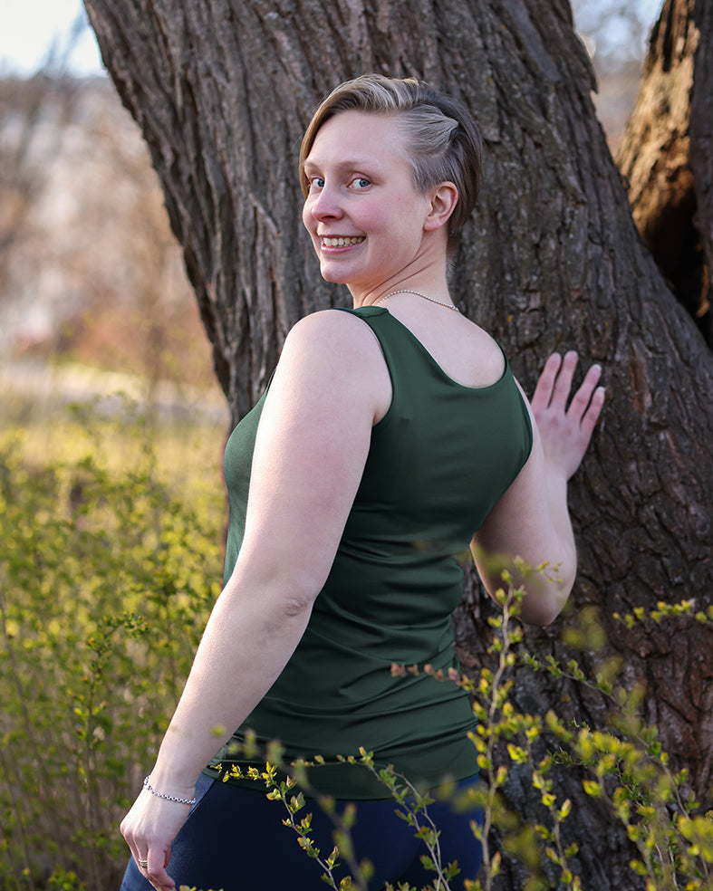 SELKEÄ - COOLMAX 2 IN 1 TOP, DARK GREEN