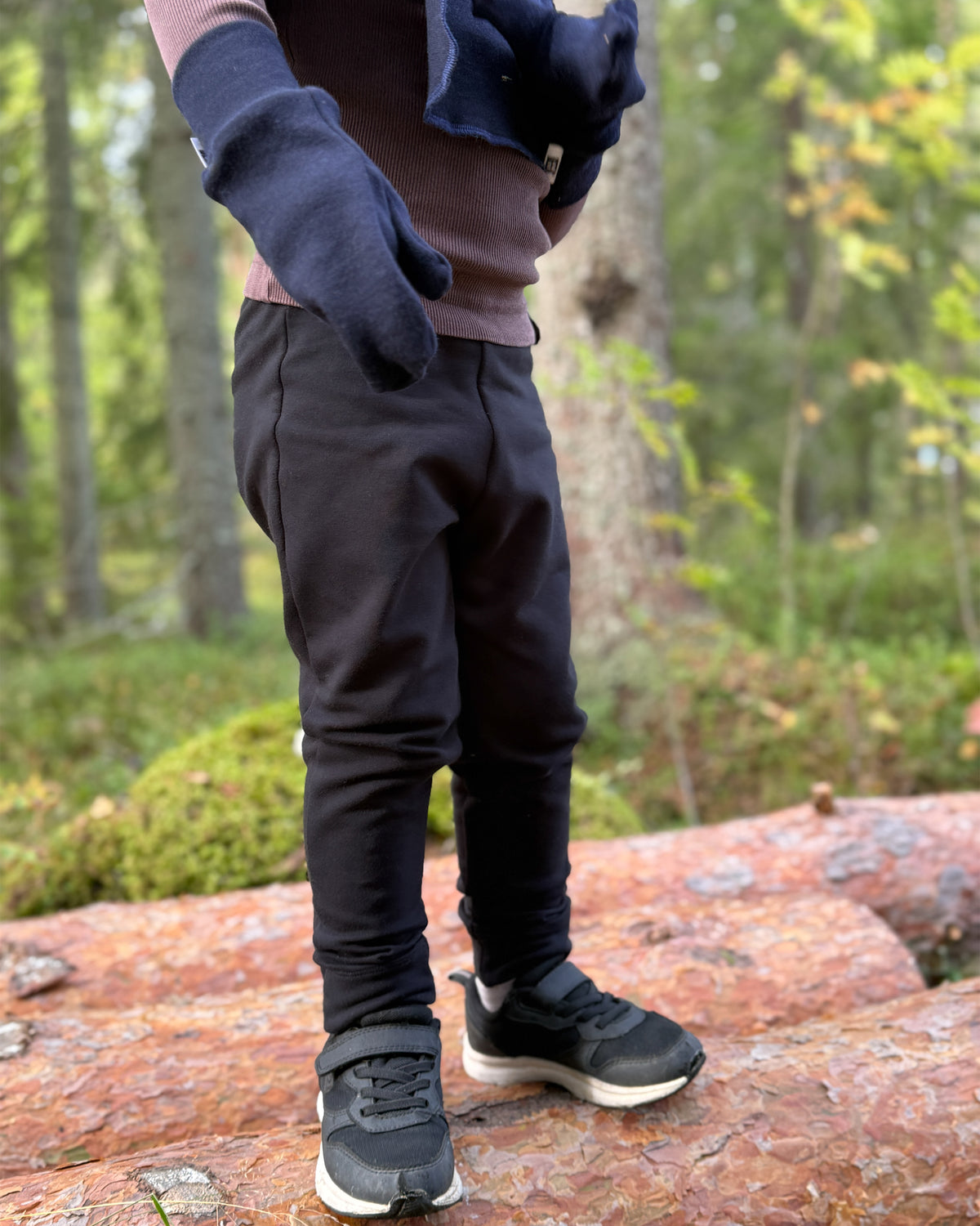 KULKURI - COLLEGE PANTS, BLACK